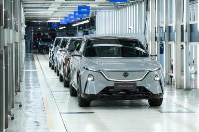 馬自達EZ-60雙喜臨門，榮膺“2025中國十佳車身”及“最佳材料獎”